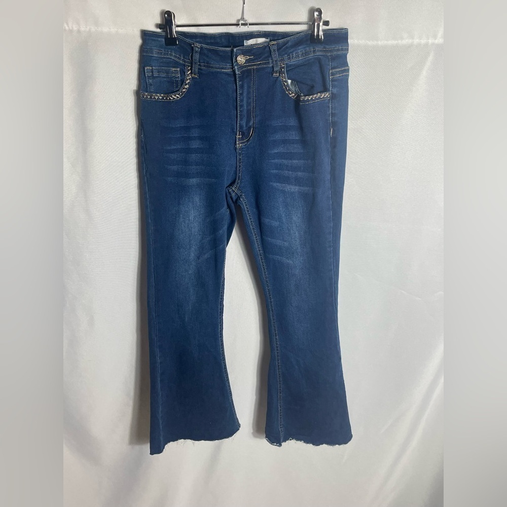 Bamboo Women’s Bootcut Jeans Size 13 Dark Wash Embroidered Pockets Raw Hem